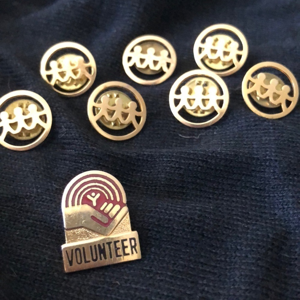 Vintage United Way pins‎